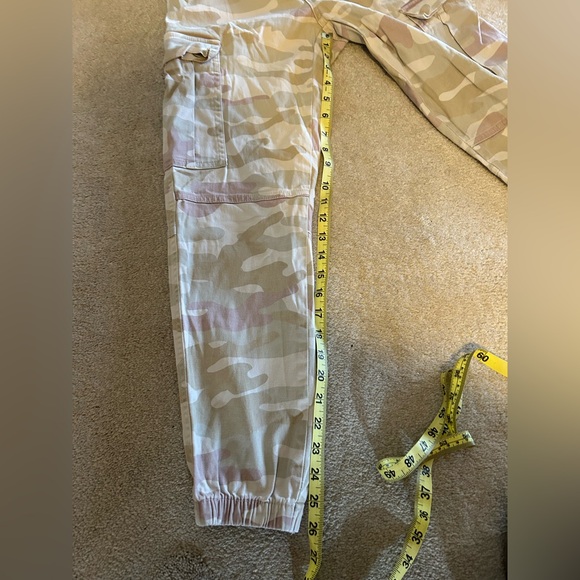 Ladies - Aeropostale Cargo Joggers - XS - Picture 3 of 3